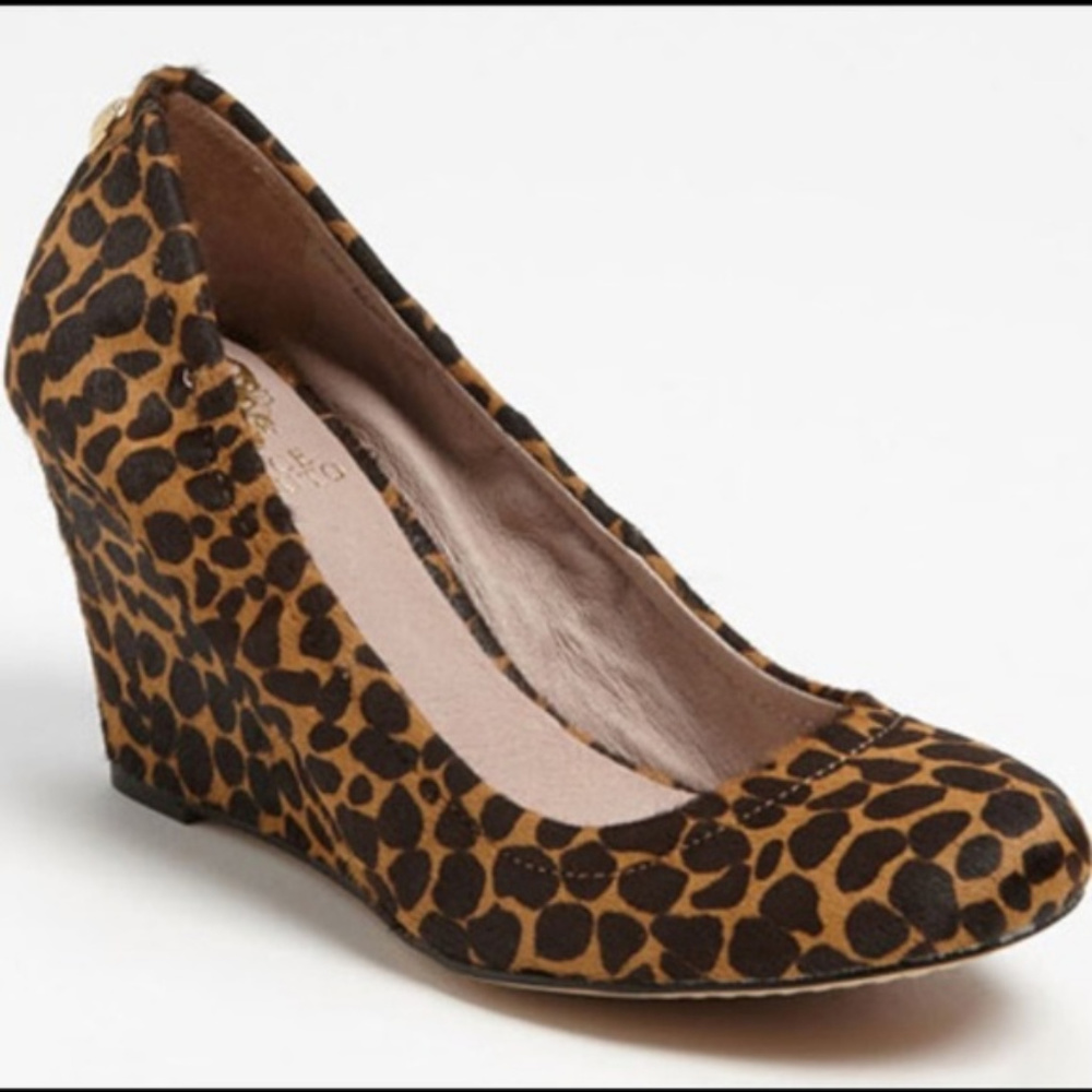 Vince Camuto Leopard Wedges sz 7.5